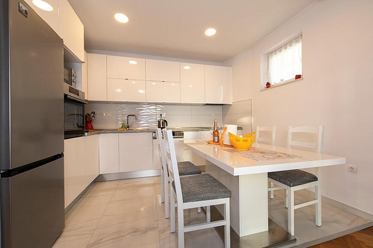 Apartment Tucepi 6695A Exterior photo